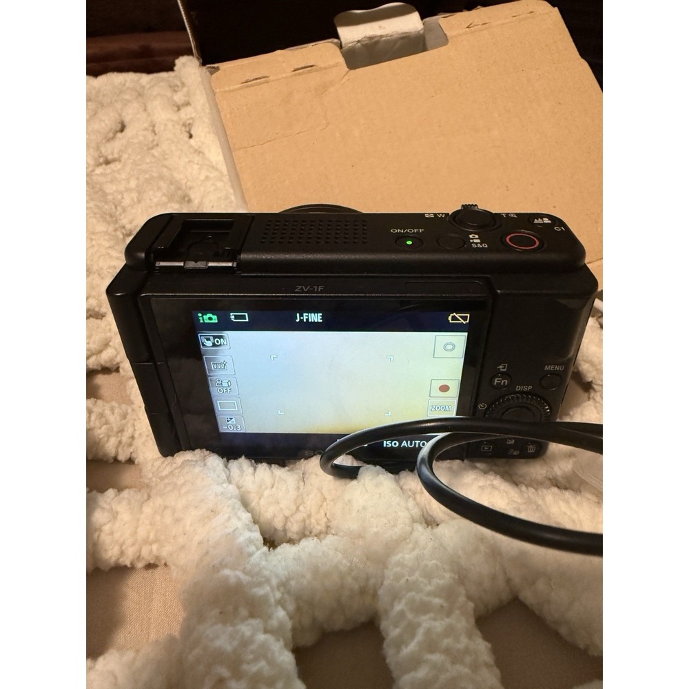 Sony ZV-1F 20.1MP Compact Digital Camera - Picture 2 of 14